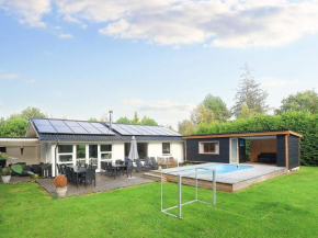 10 person holiday home in V ggerl se, Bogø By
